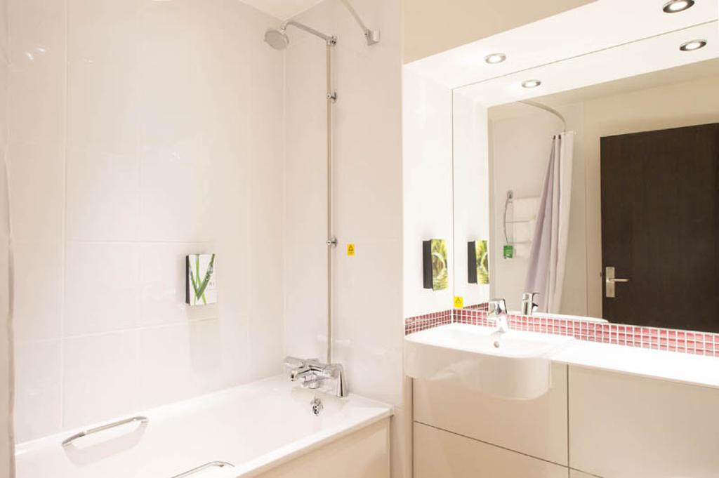 Premier Inn Edinburgh A1 - Newcraighall Ngoại thất bức ảnh